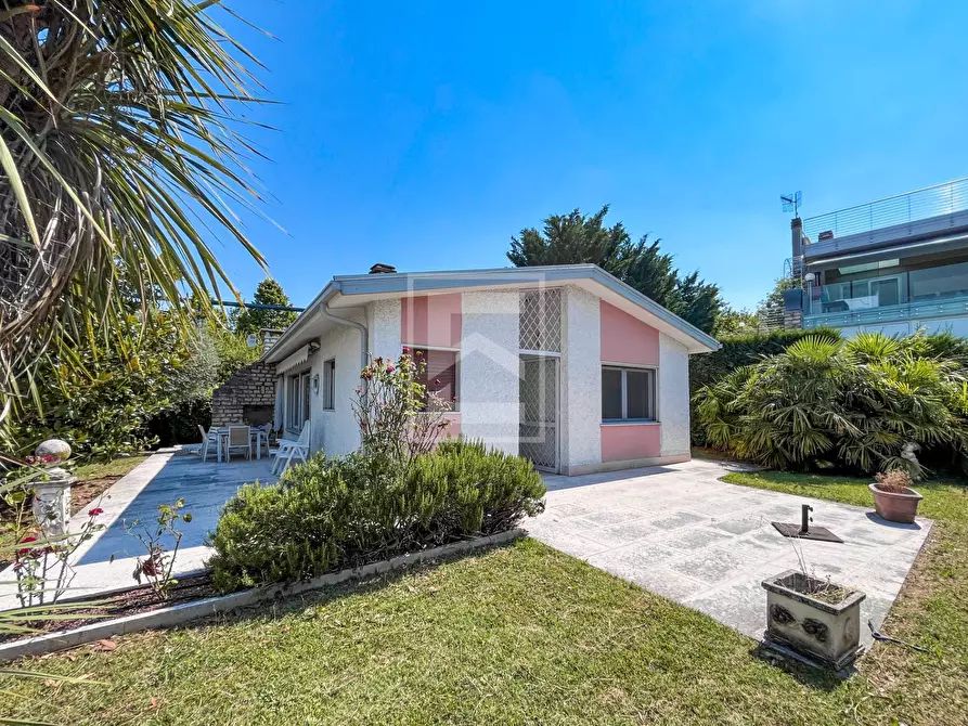 Immagine 2 di Villa in vendita  in via bosca 38 a Lazise
