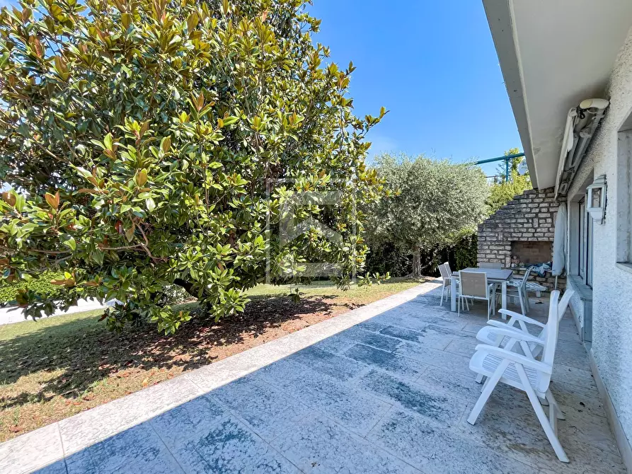 Immagine 17 di Villa in vendita  in via bosca 38 a Lazise
