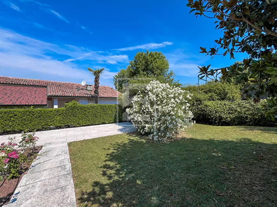 Immagine 34 di Villa in vendita  in via bosca 38 a Lazise
