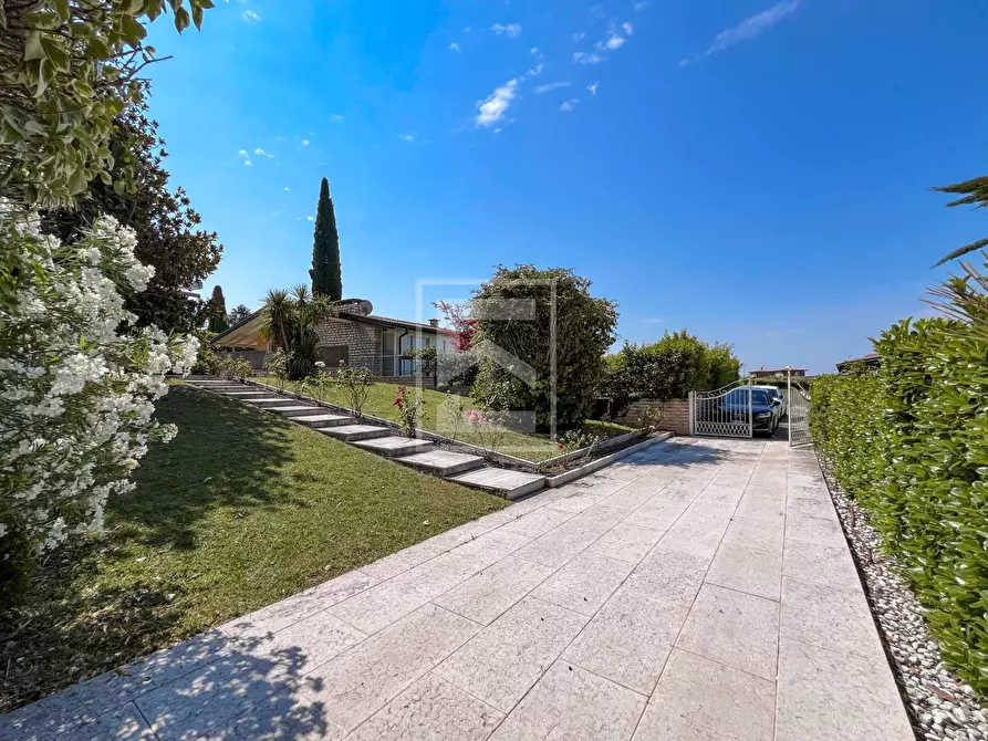 Immagine 36 di Villa in vendita  in via bosca 38 a Lazise