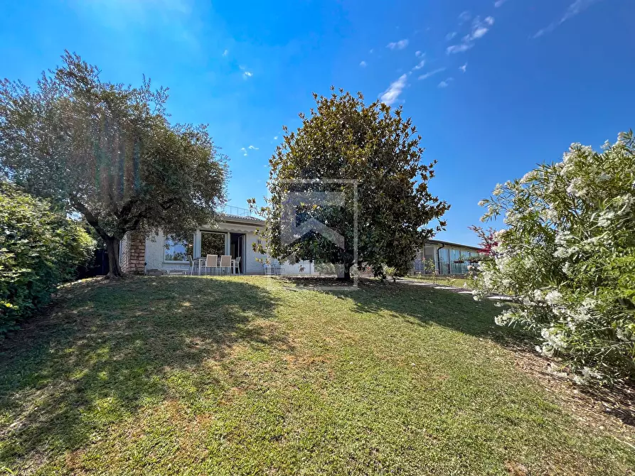 Immagine 37 di Villa in vendita  in via bosca 38 a Lazise