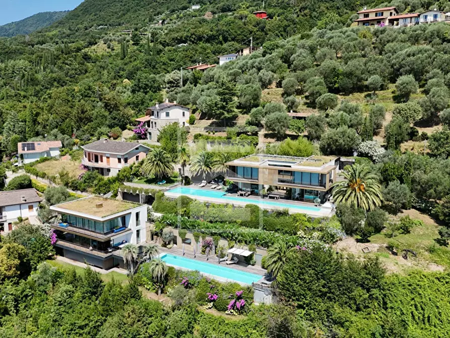 Immagine 7 di Villa in vendita  in Via Panoramica a Gardone Riviera