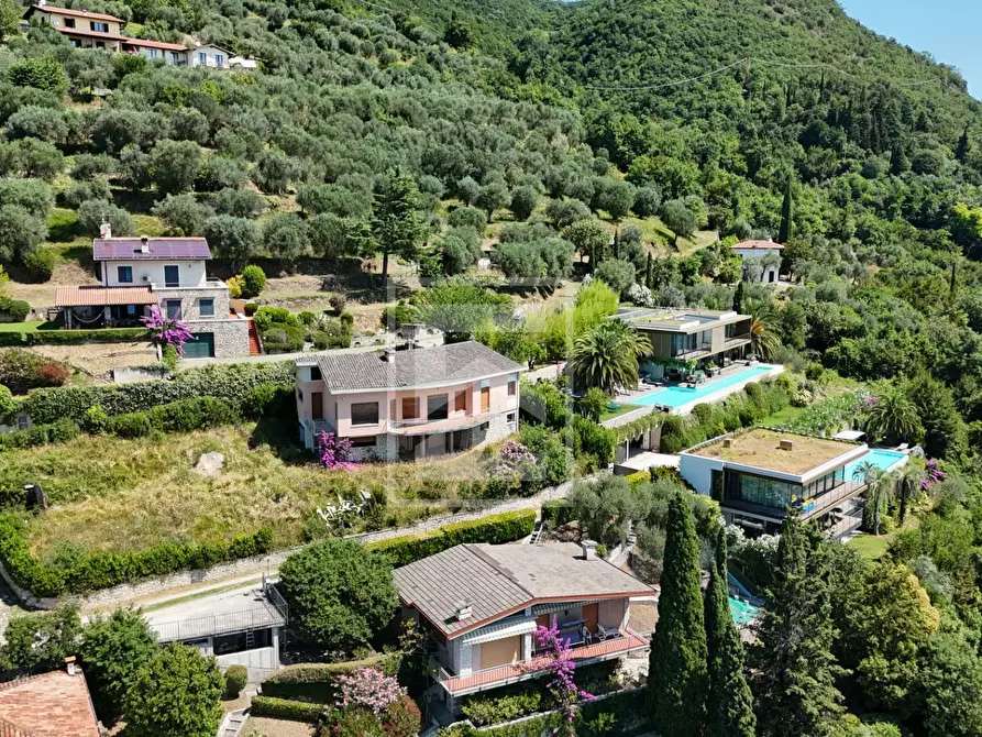 Immagine 8 di Villa in vendita  in Via Panoramica a Gardone Riviera