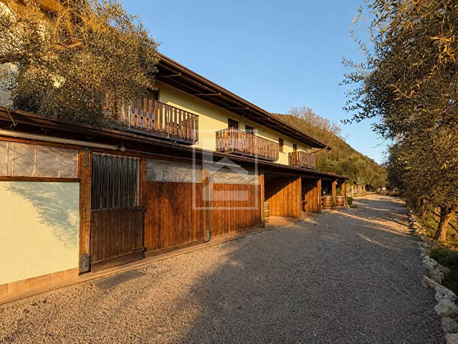 Immagine 8 di Agriturismo in vendita  in Via Castello 10 a Toscolano-Maderno