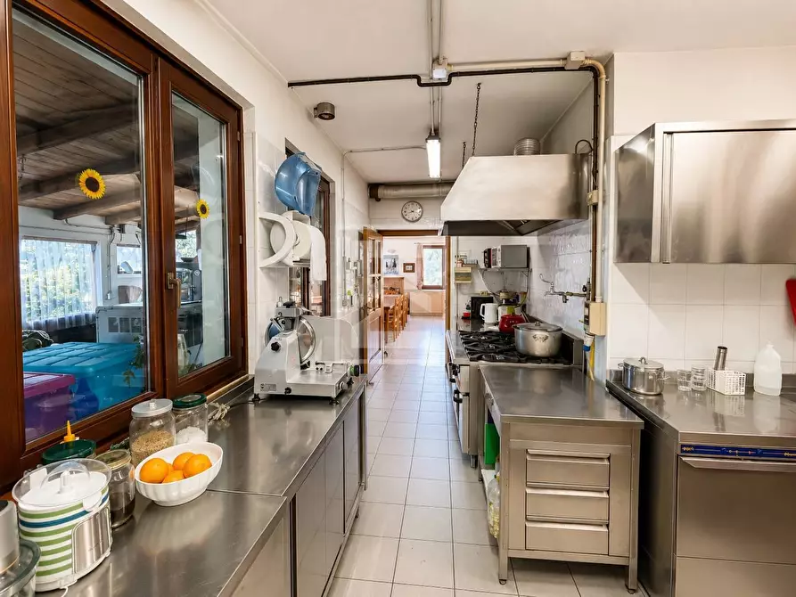 Immagine 20 di Agriturismo in vendita  in Via Castello 10 a Toscolano-Maderno