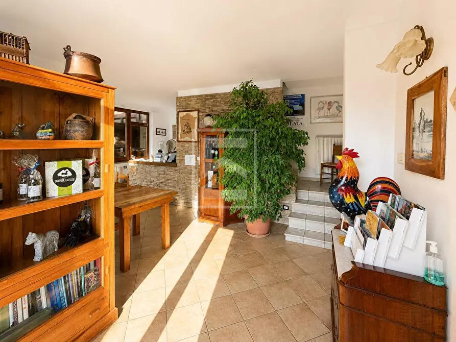 Immagine 17 di Agriturismo in vendita  in Via Castello 10 a Toscolano-Maderno