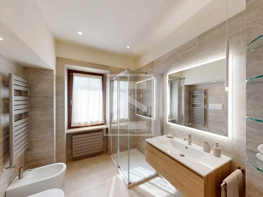 Immagine 23 di Appartamento in vendita  in corso Zanardelli 44 a Gardone Riviera