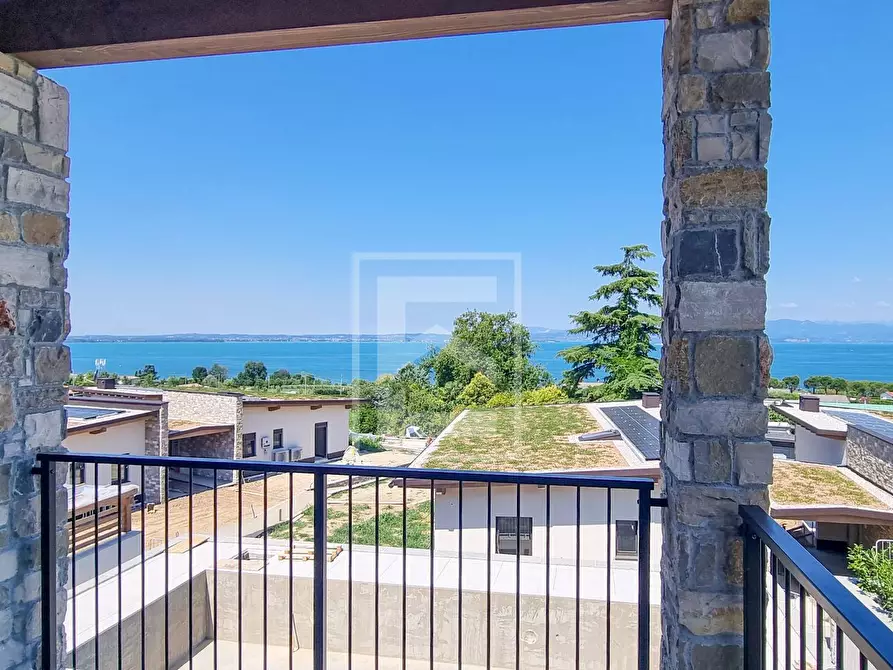 Immagine 5 di Villa in vendita  a Lazise
