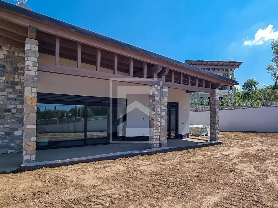 Immagine 12 di Villa in vendita  a Lazise