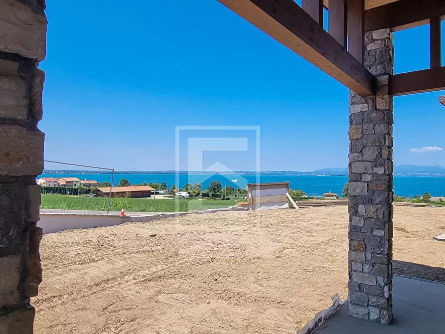 Immagine 8 di Villa in vendita  a Lazise