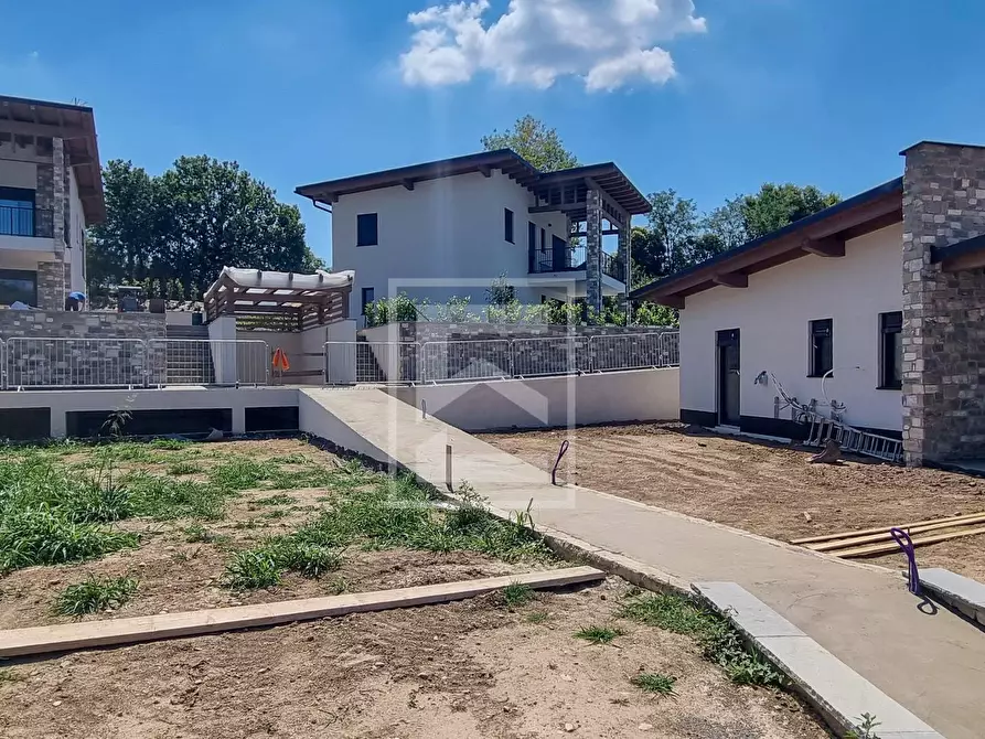 Immagine 15 di Villa in vendita  a Lazise