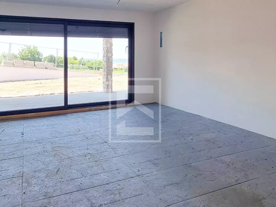 Immagine 28 di Villa in vendita  a Lazise
