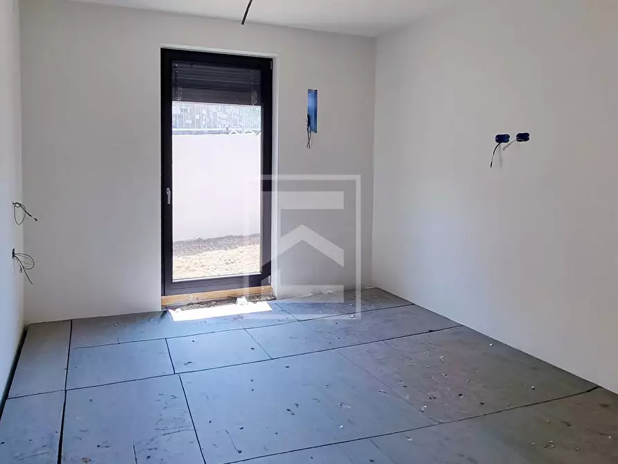 Immagine 37 di Villa in vendita  a Lazise