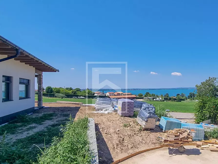 Immagine 22 di Villa in vendita  a Lazise