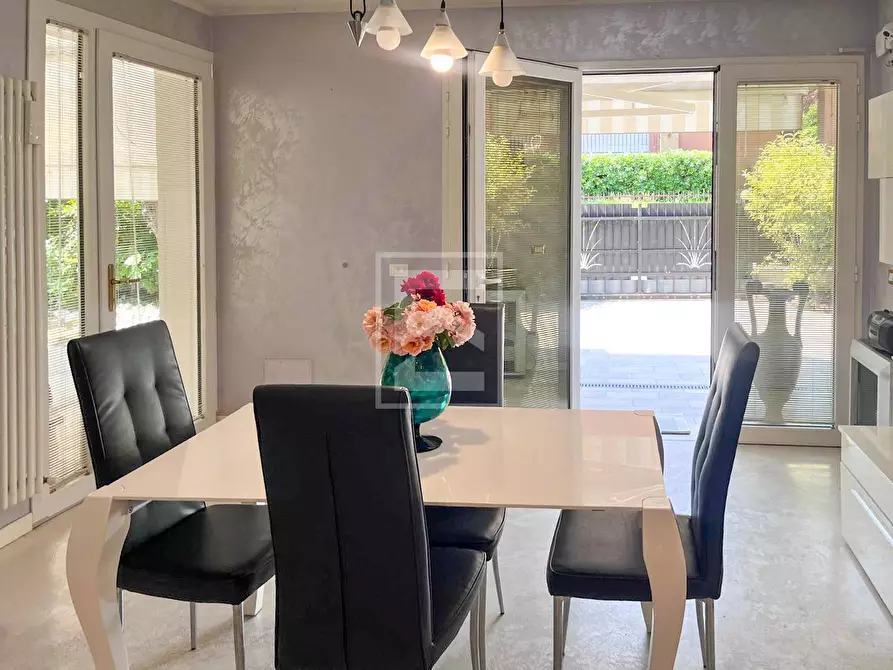 Immagine 18 di Villa in vendita  in VIA GUIDO ZADEI a Desenzano Del Garda