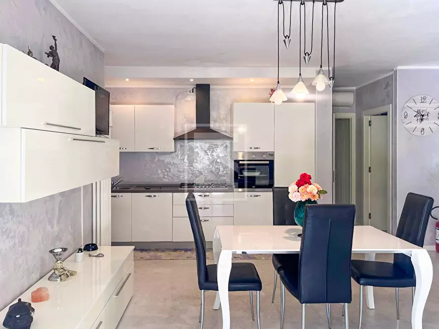 Immagine 31 di Villa in vendita  in VIA GUIDO ZADEI a Desenzano Del Garda