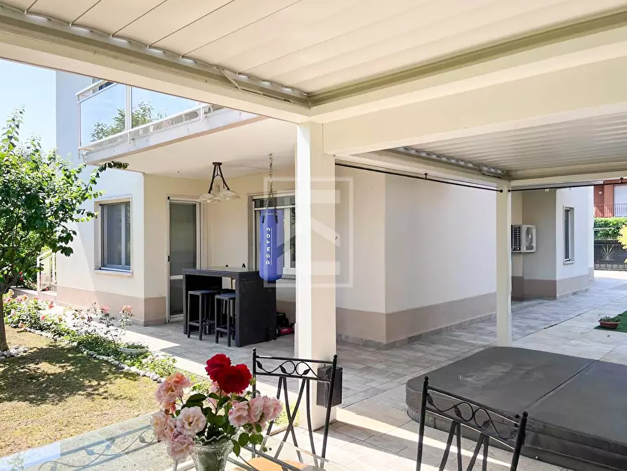 Immagine 34 di Villa in vendita  in VIA GUIDO ZADEI a Desenzano Del Garda