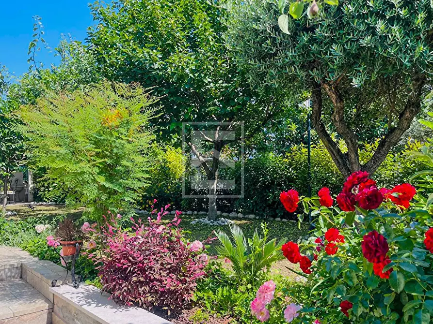 Immagine 35 di Villa in vendita  in VIA GUIDO ZADEI a Desenzano Del Garda