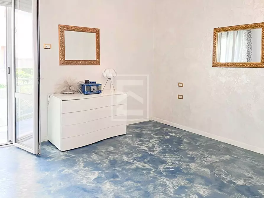 Immagine 41 di Villa in vendita  in VIA GUIDO ZADEI a Desenzano Del Garda