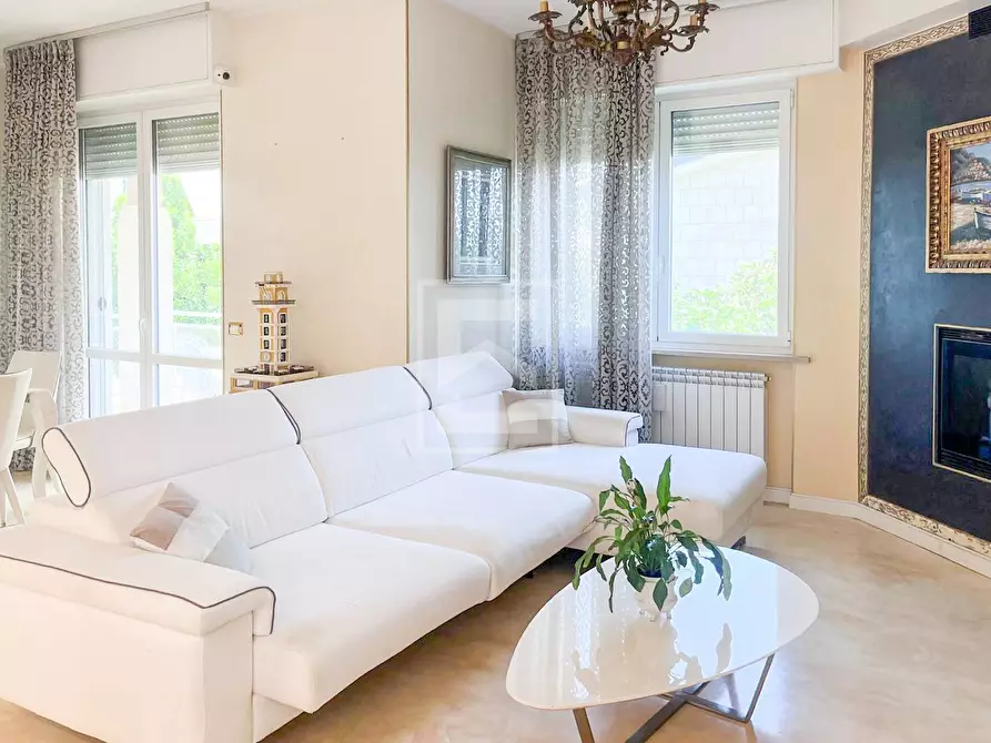 Immagine 51 di Villa in vendita  in VIA GUIDO ZADEI a Desenzano Del Garda