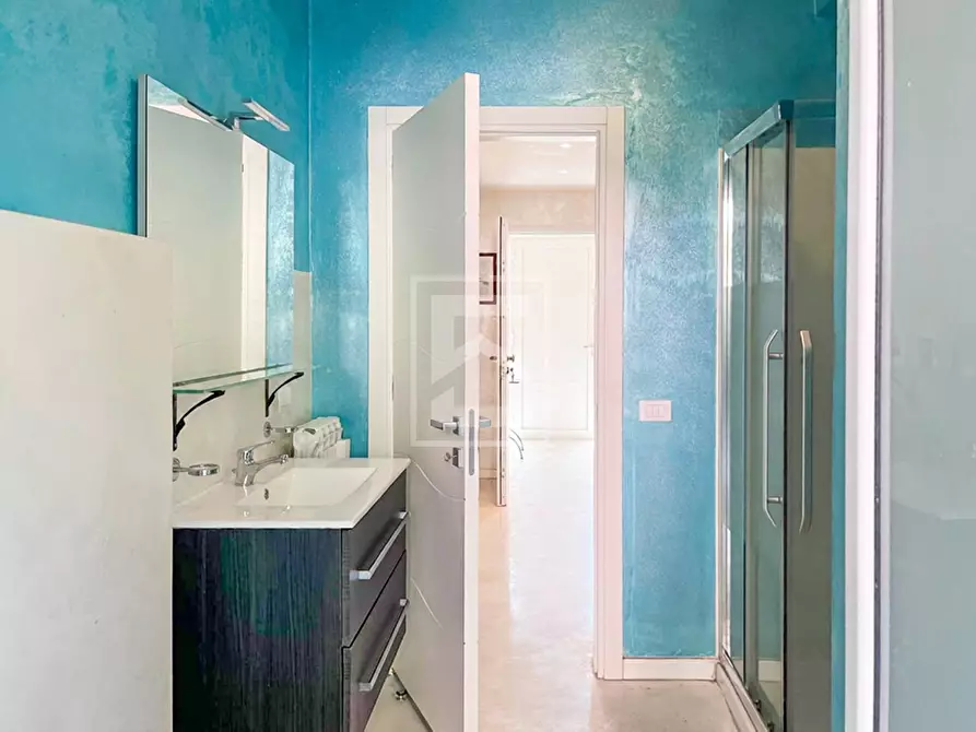 Immagine 58 di Villa in vendita  in VIA GUIDO ZADEI a Desenzano Del Garda