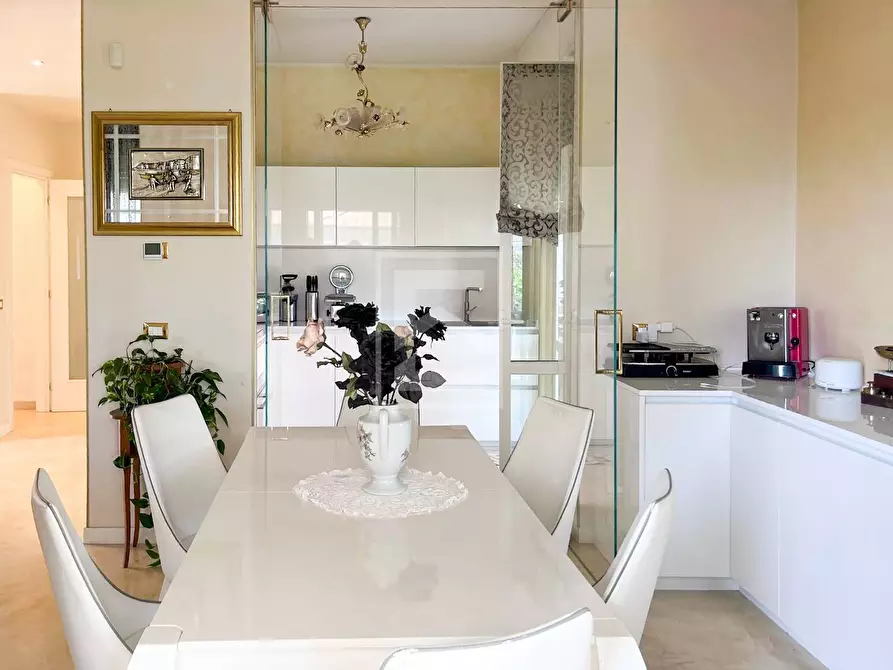 Immagine 61 di Villa in vendita  in VIA GUIDO ZADEI a Desenzano Del Garda