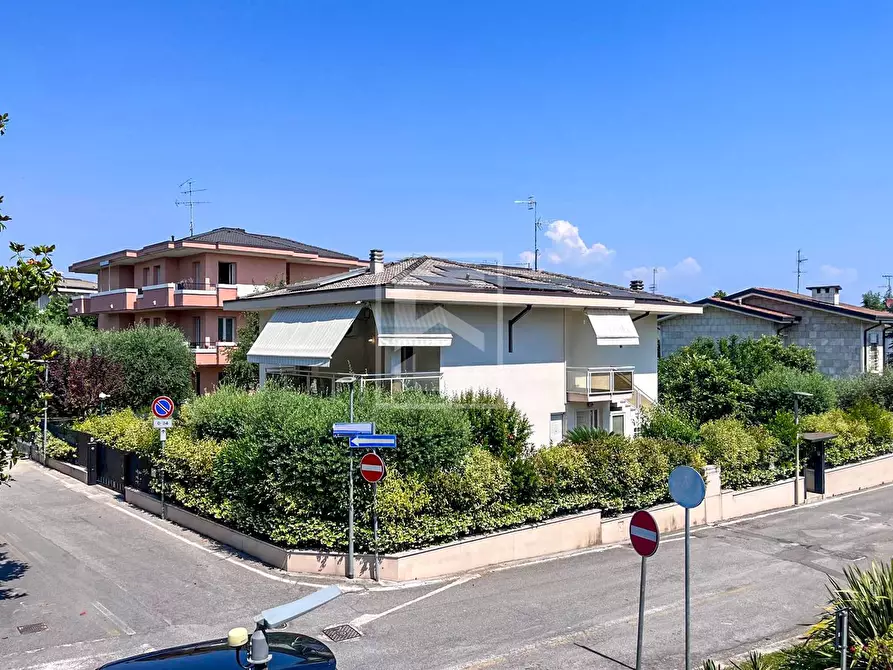 Immagine 63 di Villa in vendita  in VIA GUIDO ZADEI a Desenzano Del Garda