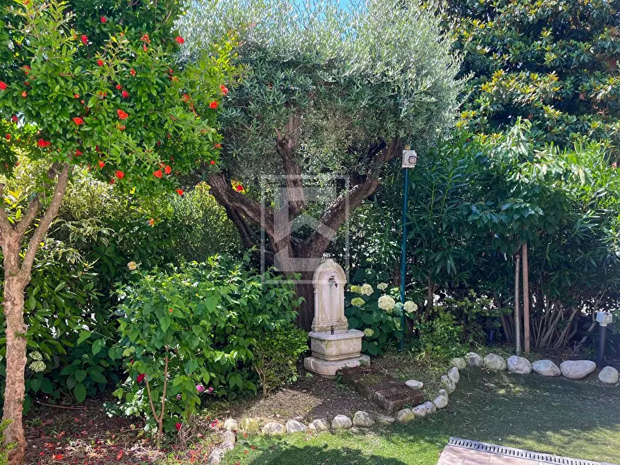 Immagine 73 di Villa in vendita  in VIA GUIDO ZADEI a Desenzano Del Garda