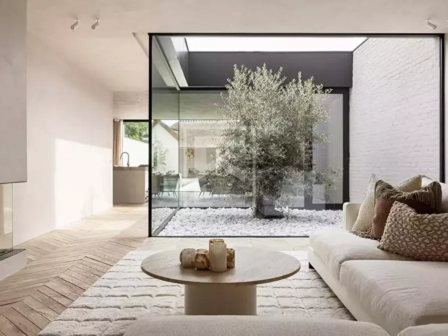 Immagine 2 di Villa in vendita  in Viale Roma a Lonato del Garda