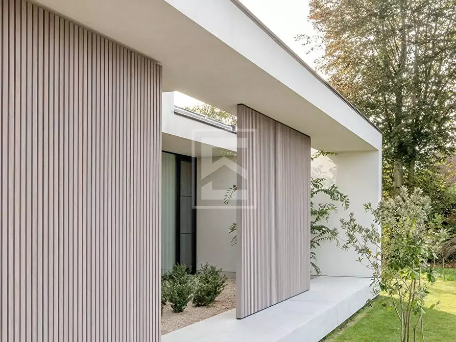 Immagine 5 di Villa in vendita  in Viale Roma a Lonato del Garda