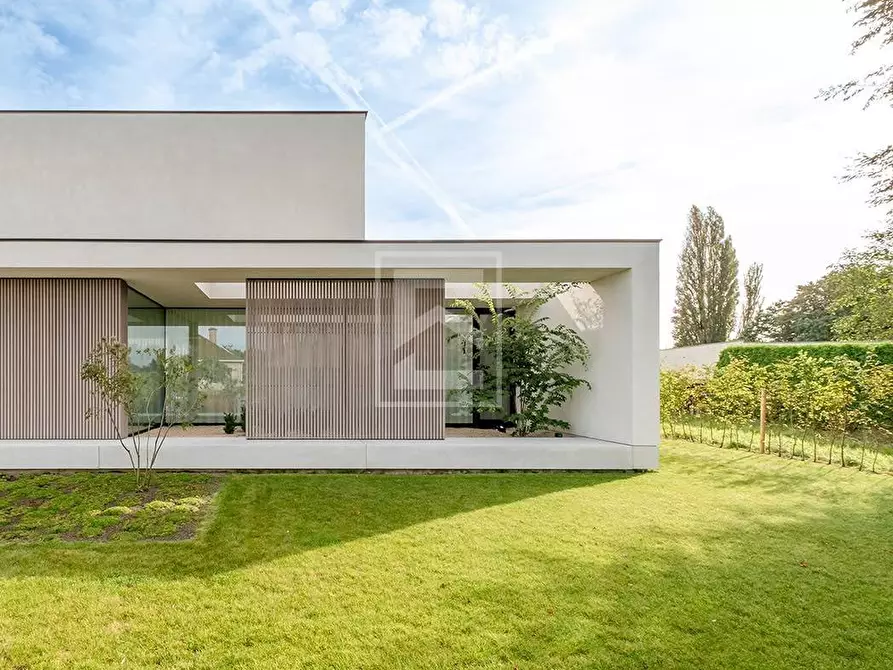 Immagine 6 di Villa in vendita  in Viale Roma a Lonato del Garda