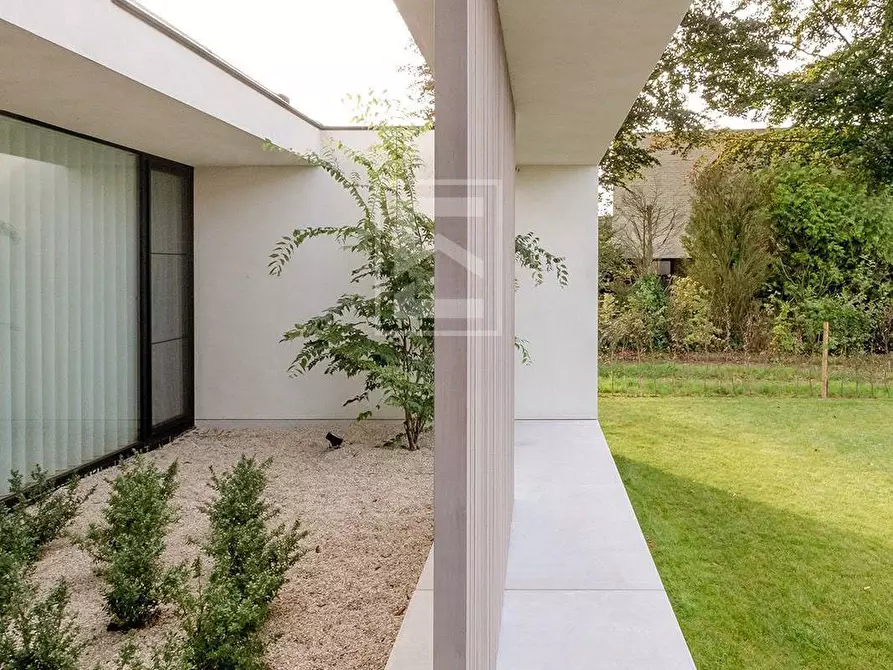 Immagine 8 di Villa in vendita  in Viale Roma a Lonato del Garda