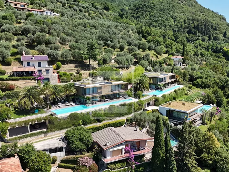 Immagine 2 di Villa in vendita  in Via Panoramica a Gardone Riviera