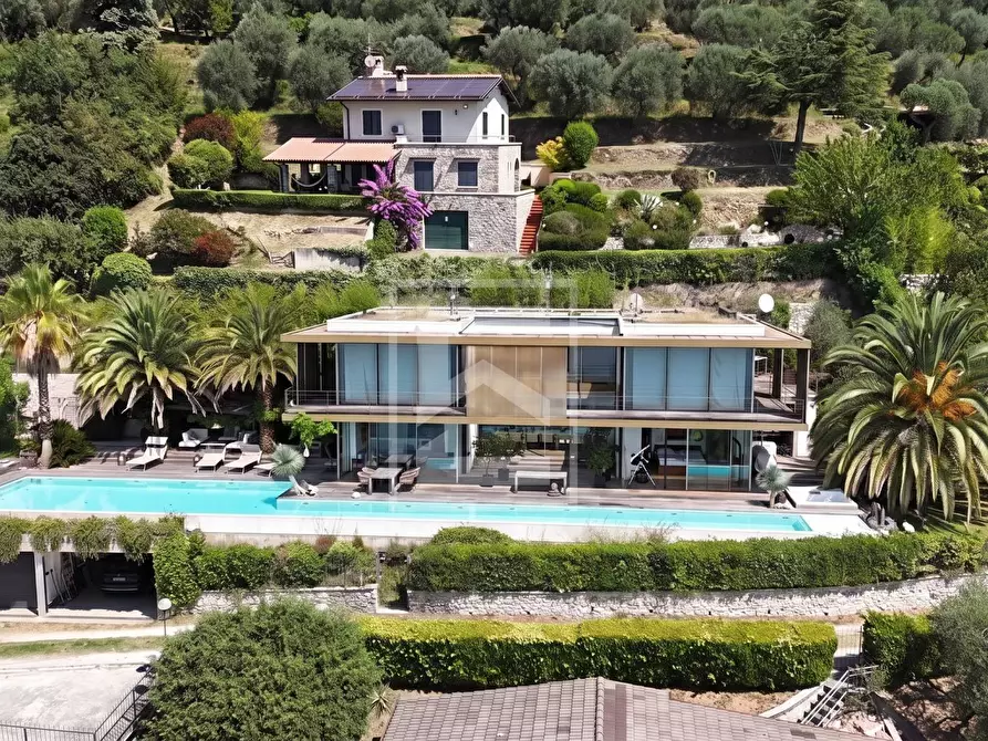 Immagine 3 di Villa in vendita  in Via Panoramica a Gardone Riviera