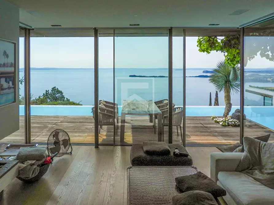 Immagine 12 di Villa in vendita  in Via Panoramica a Gardone Riviera
