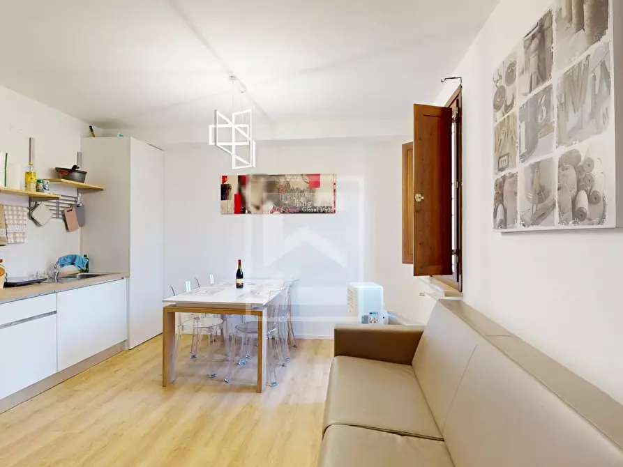 Immagine 1 di Appartamento in vendita  in VIA GARIBALDI 7 a Desenzano Del Garda