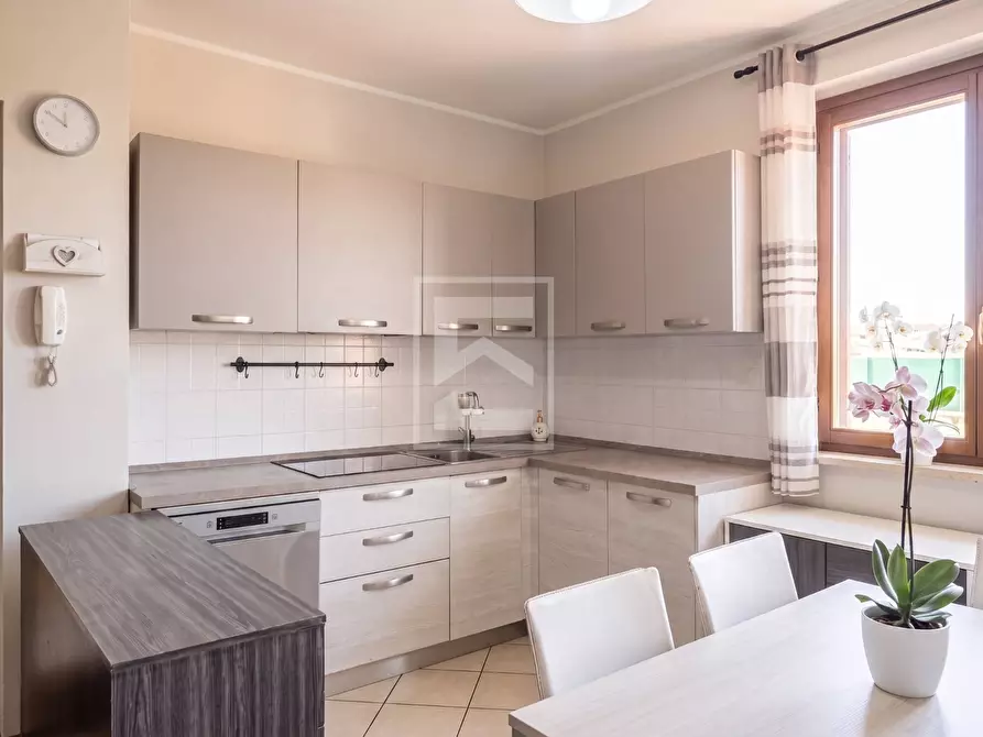 Immagine 2 di Appartamento in vendita  in via italia 5/A a Desenzano Del Garda
