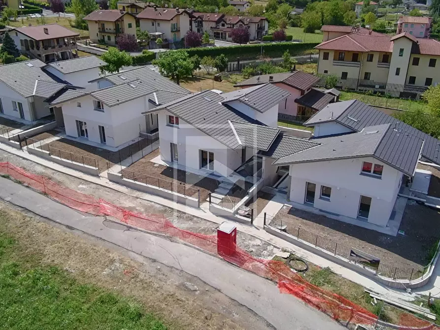 Immagine 5 di Casa semindipendente in vendita  in via segore a Idro