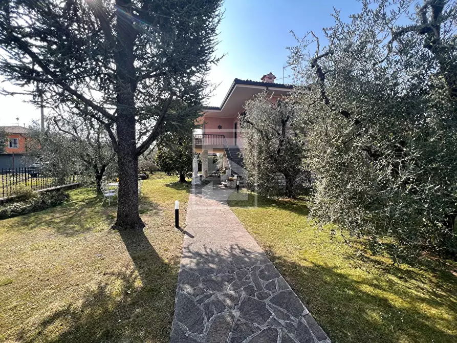 Immagine 2 di Villa in vendita  in Via Nazionale a Calvagese Della Riviera