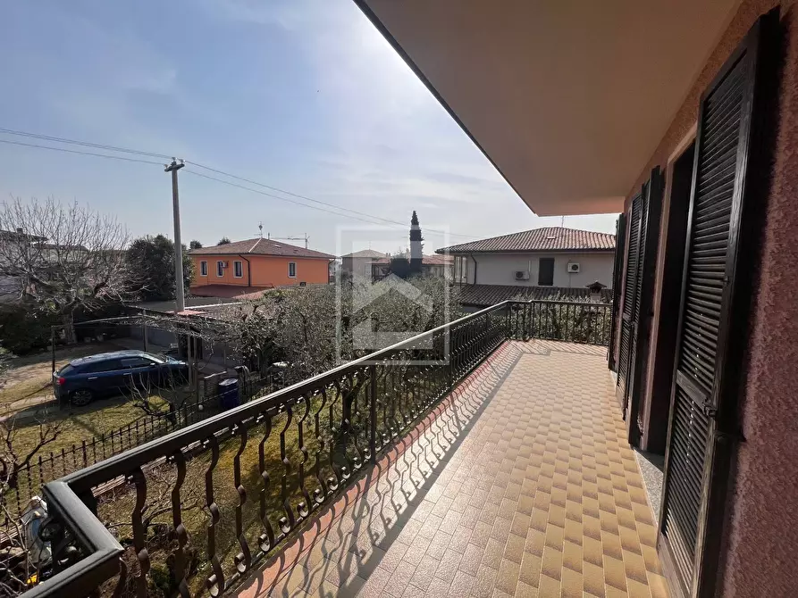 Immagine 5 di Villa in vendita  in Via Nazionale a Calvagese Della Riviera