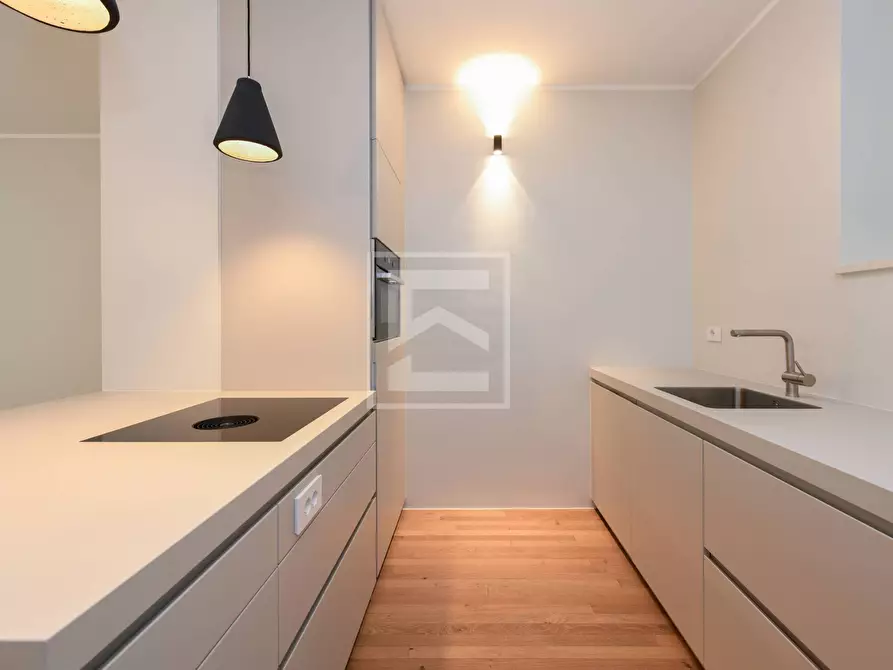 Immagine 3 di Appartamento in vendita  in Via al Vittoriale 11 a Gardone Riviera