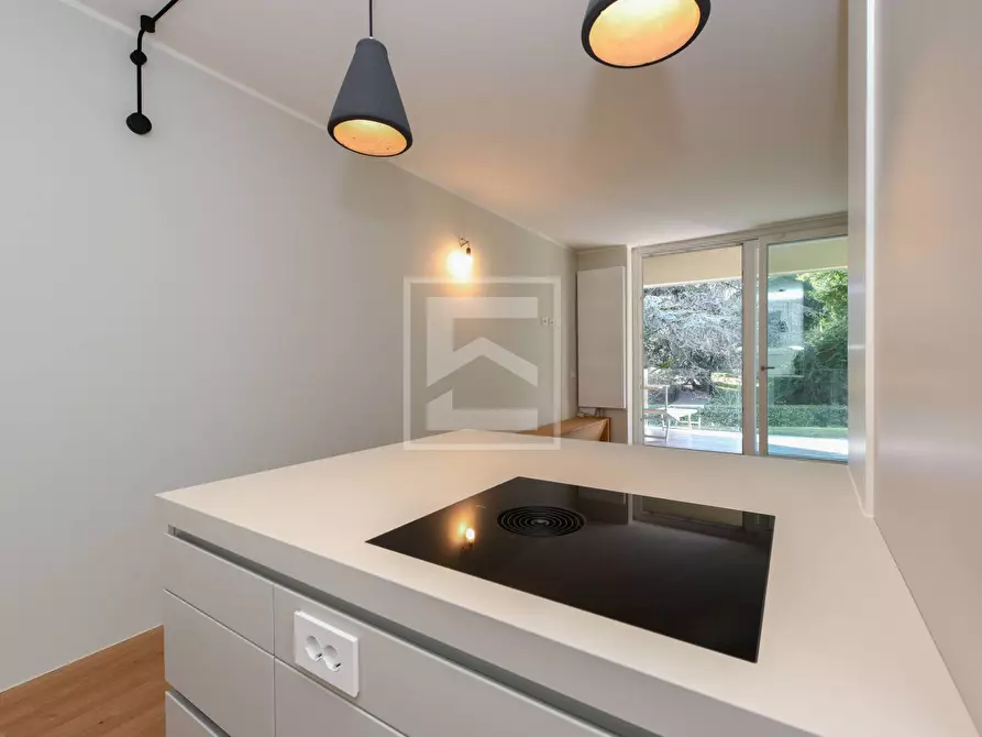 Immagine 4 di Appartamento in vendita  in Via al Vittoriale 11 a Gardone Riviera