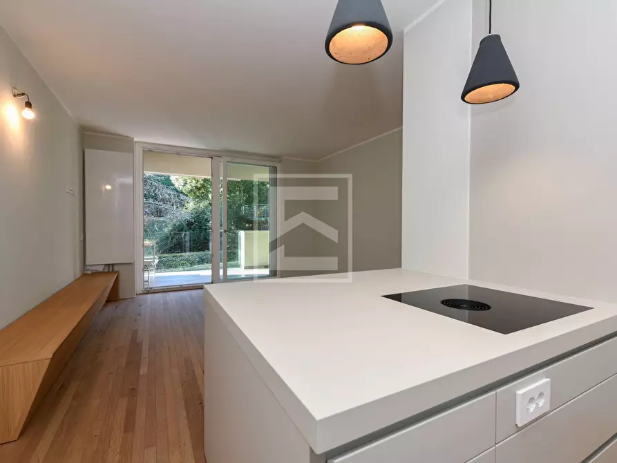 Immagine 1 di Appartamento in vendita  in Via al Vittoriale 11 a Gardone Riviera