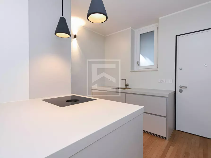 Immagine 8 di Appartamento in vendita  in Via al Vittoriale 11 a Gardone Riviera