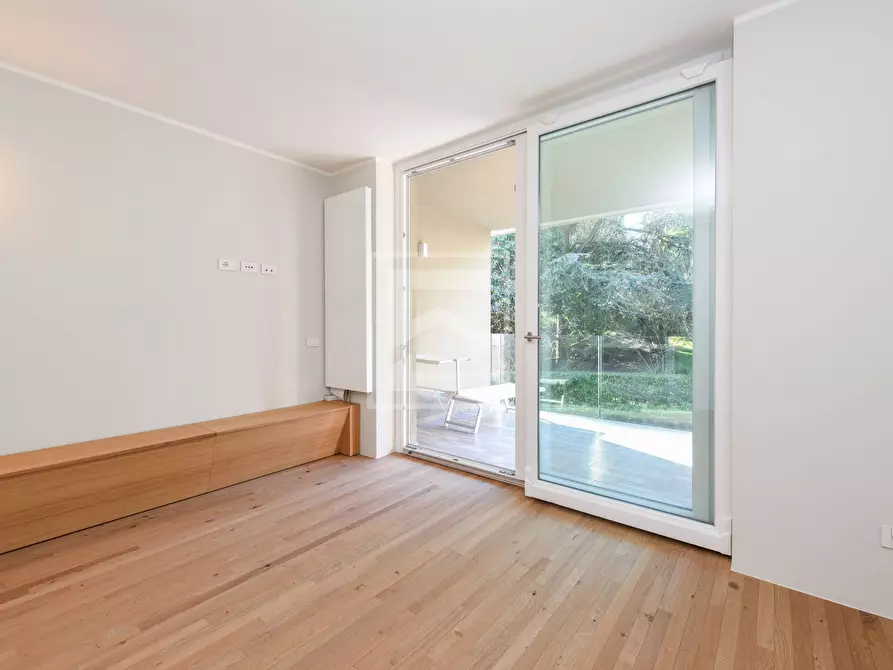 Immagine 9 di Appartamento in vendita  in Via al Vittoriale 11 a Gardone Riviera