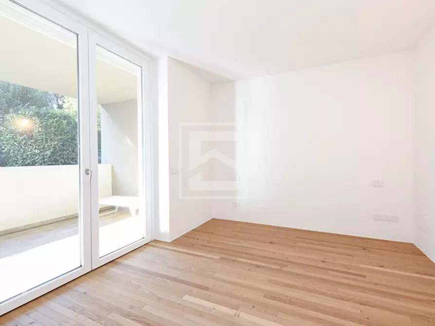 Immagine 13 di Appartamento in vendita  in Via al Vittoriale 11 a Gardone Riviera