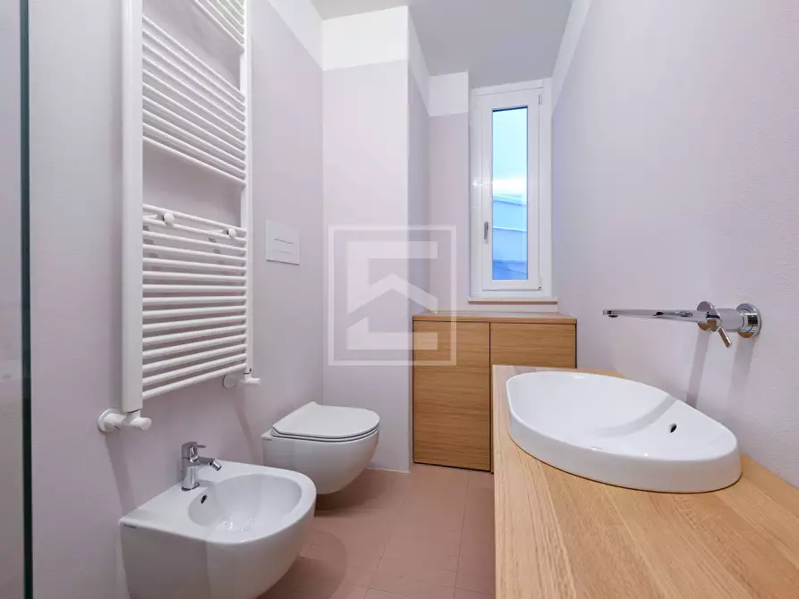 Immagine 16 di Appartamento in vendita  in Via al Vittoriale 11 a Gardone Riviera