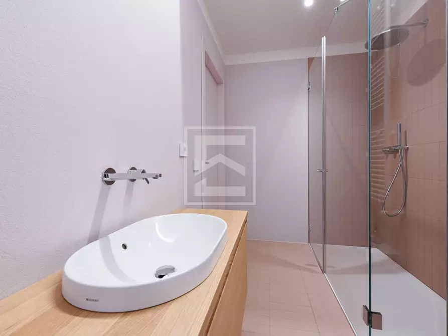 Immagine 17 di Appartamento in vendita  in Via al Vittoriale 11 a Gardone Riviera