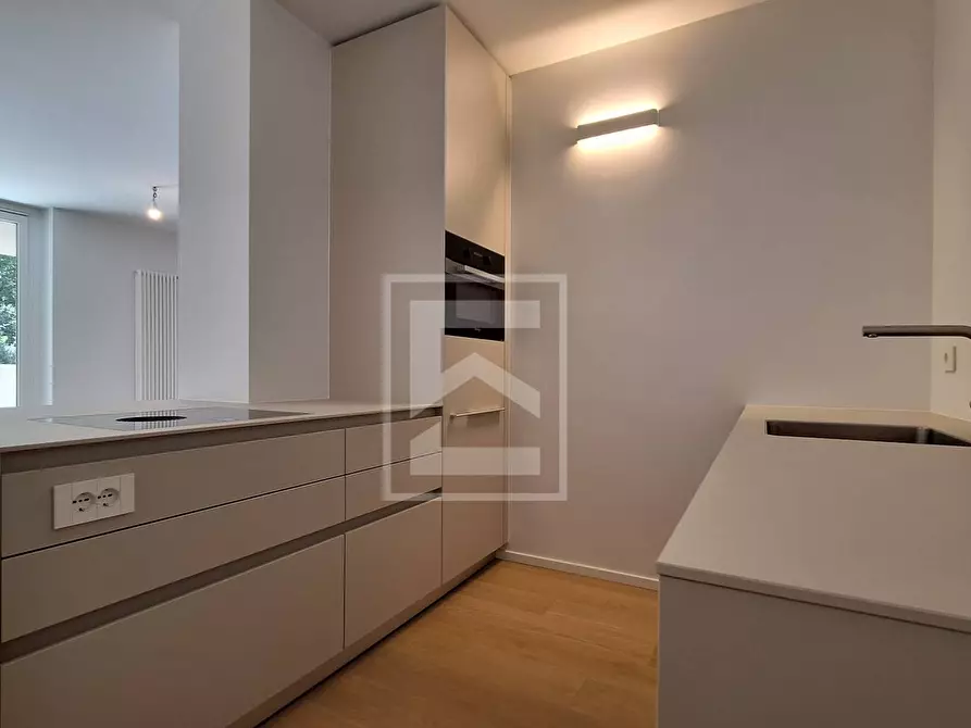 Immagine 3 di Appartamento in vendita  in Via al Vittoriale 11 a Gardone Riviera