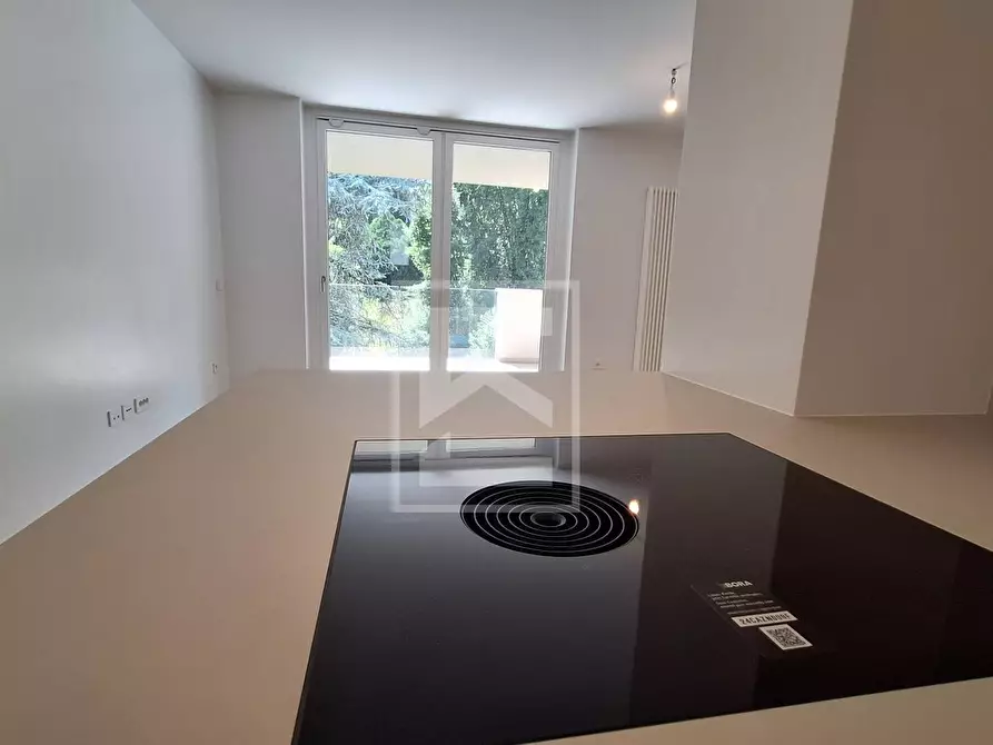 Immagine 4 di Appartamento in vendita  in Via al Vittoriale 11 a Gardone Riviera